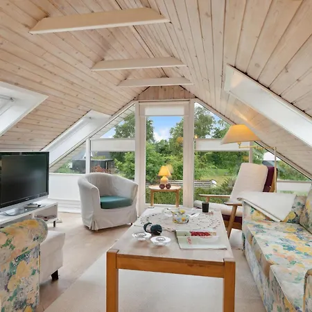 Three-bedroom In Holiday home