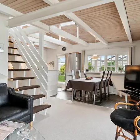 Three-bedroom In Holiday home Knebel