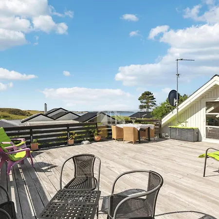 3 Bedroom Awesome In Holiday home