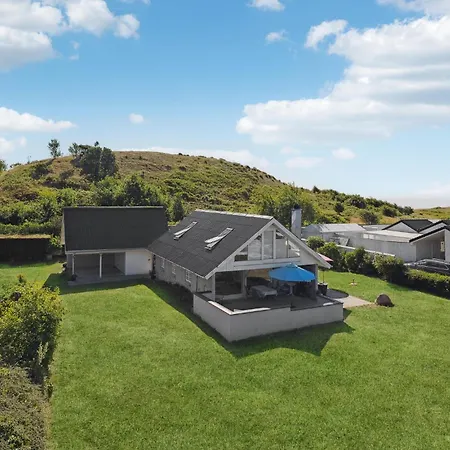 Holiday home Three-bedroom In *