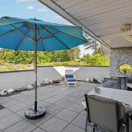 Three-bedroom In Holiday home *