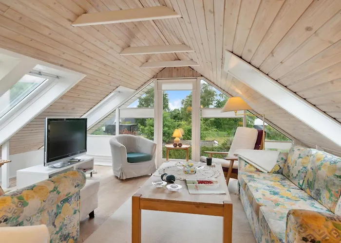 Three-bedroom In Feriehus
