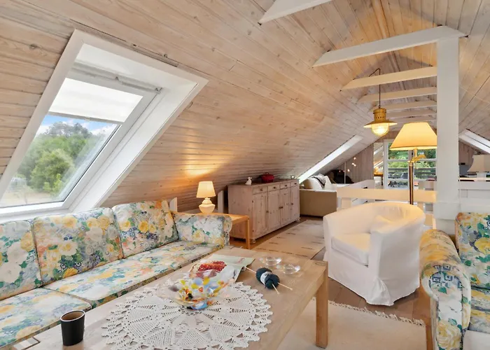 Three-bedroom In Feriehus