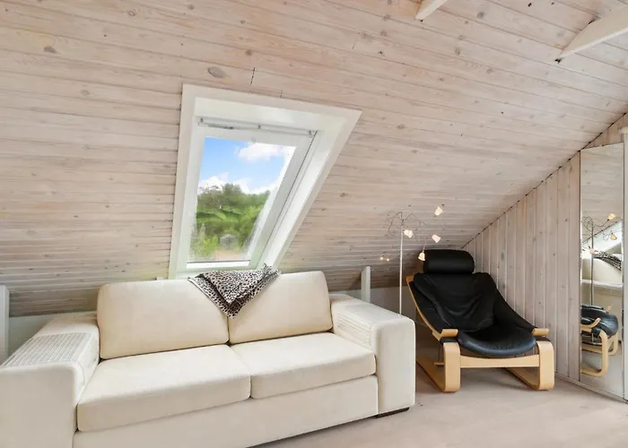 Feriehus Three-bedroom In Knebel