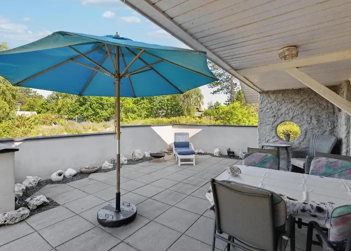 Three-bedroom In Feriehus *