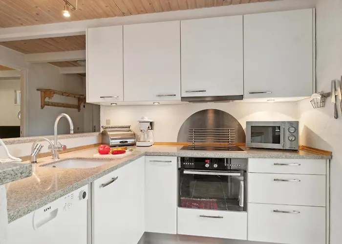 Feriehus Three-bedroom In Knebel
